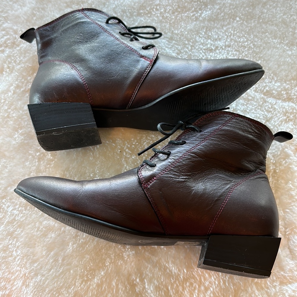 Bueno burgundy falls lace up’s
